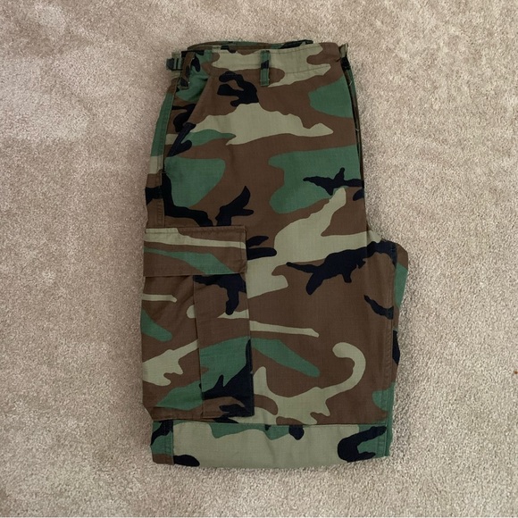Unisex Camo pants - Picture 2 of 8
